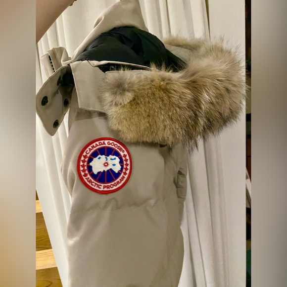 ❄️ NWT CANADA GOOSE Authentic Chelsea Heritage Parka Fur Trim Size S - Picture 2 of 14